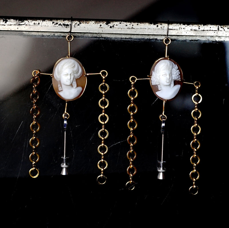 HIYU HAMASAKI / CROSS CAMEO EARRINGS – Fuligo / Fuligoshed