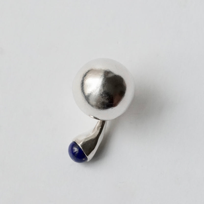sussus. / LAPIS SILVER SINGLE EARRING（A6120） – Fuligo / Fuligoshed