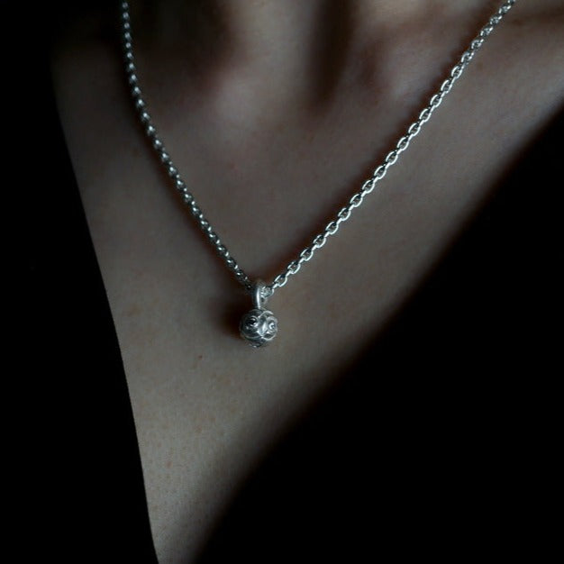 GIFTED/FRAGMENT ROSE NECKLACE Dia