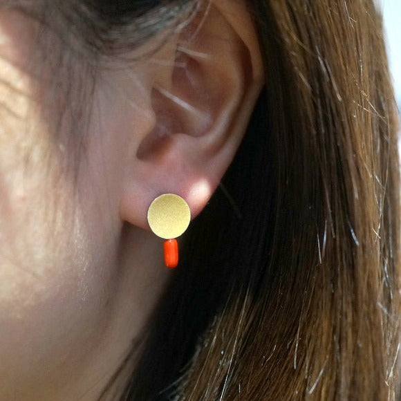 Hiroko Miyamoto / 円形ピアス 珊瑚