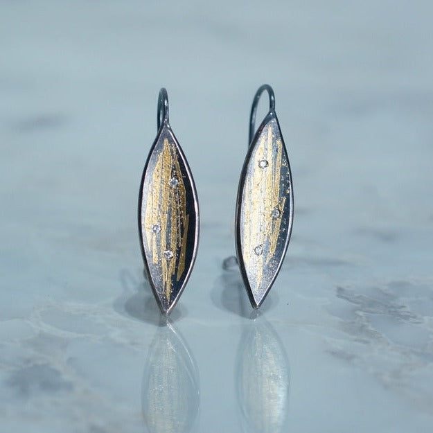 Hiroko Miyamoto /黒葉フックピアス 6ダイヤモンド
