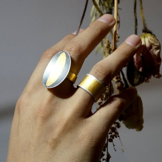 Hiroko Miyamoto  楕円リング 葉 黒