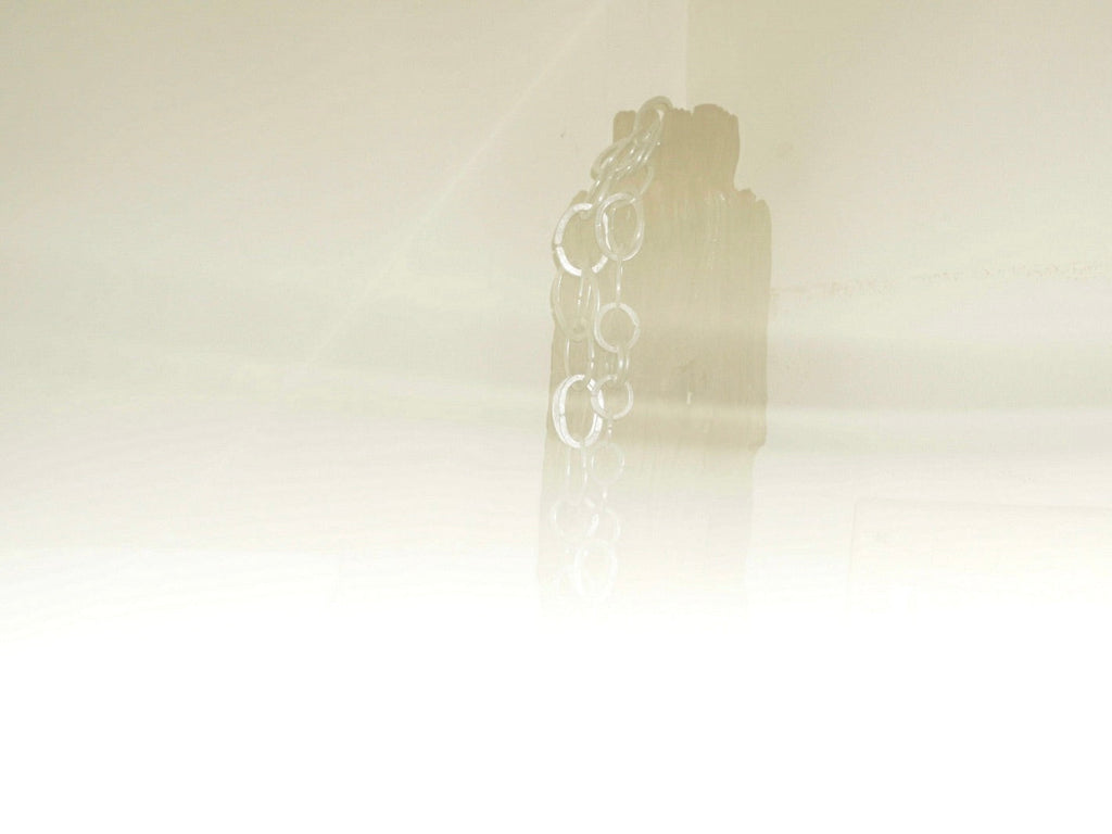 ＜-12/8 正午＞suzuki yuki 個展「林檎は横に動かない。」