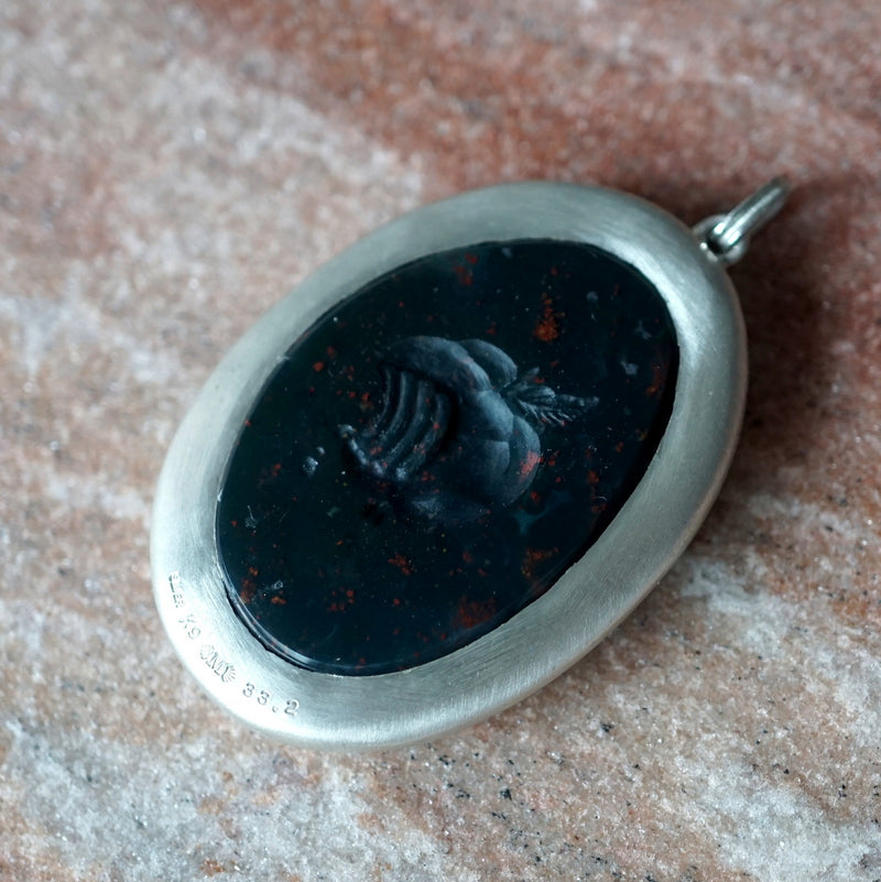 Maison de l’abeille / Intaglio ペンダントトップ ブラッドストーン「Adam＆Eve」SV×K9YG