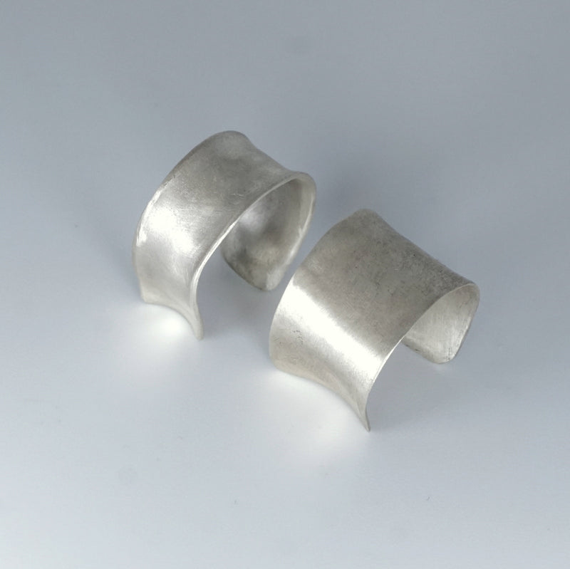 emme / ＜M by EMME＞muro ring S（ARG5011） – Fuligo / Fuligoshed
