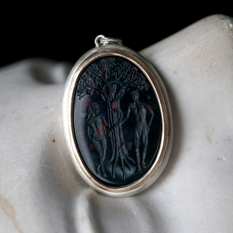 Maison de l’abeille / Intaglio ペンダントトップ ブラッドストーン「Adam＆Eve」SV×K9YG