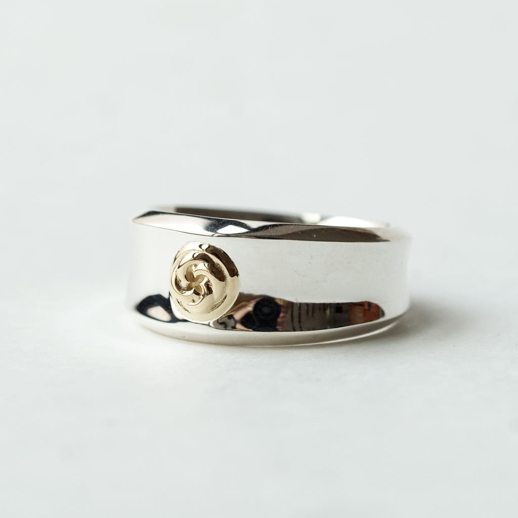 GIFTED / CROSSED IMPLOSION EMBLEM BANGLE YGSV – Fuligo / Fuligoshed