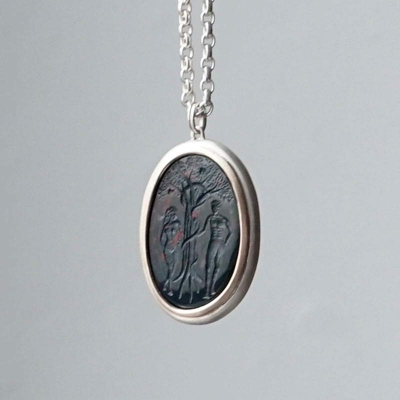 Maison de l’abeille / Intaglio ペンダントトップ ブラッドストーン「Adam＆Eve」SV×K9YG