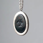Maison de l’abeille / Intaglio ペンダントトップ ブラッドストーン「Adam＆Eve」SV×K9YG