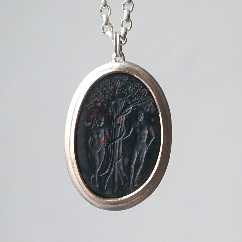Maison de l’abeille / Intaglio ペンダントトップ ブラッドストーン「Adam＆Eve」SV×K9YG