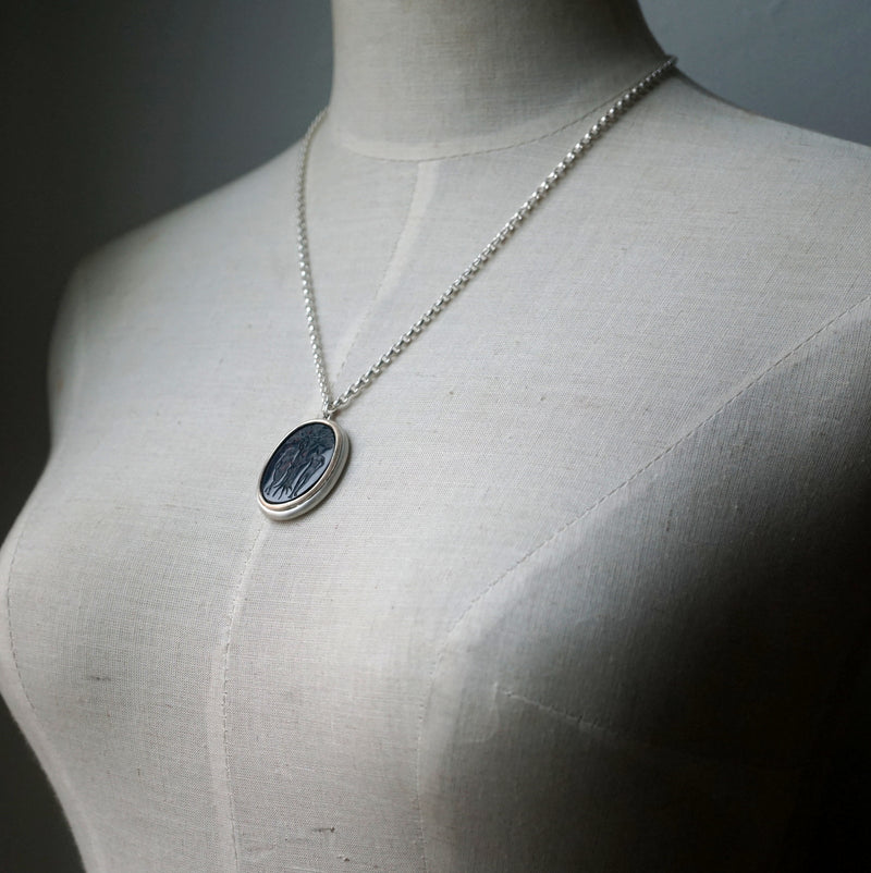 Maison de l’abeille / Intaglio ペンダントトップ ブラッドストーン「Adam＆Eve」SV×K9YG