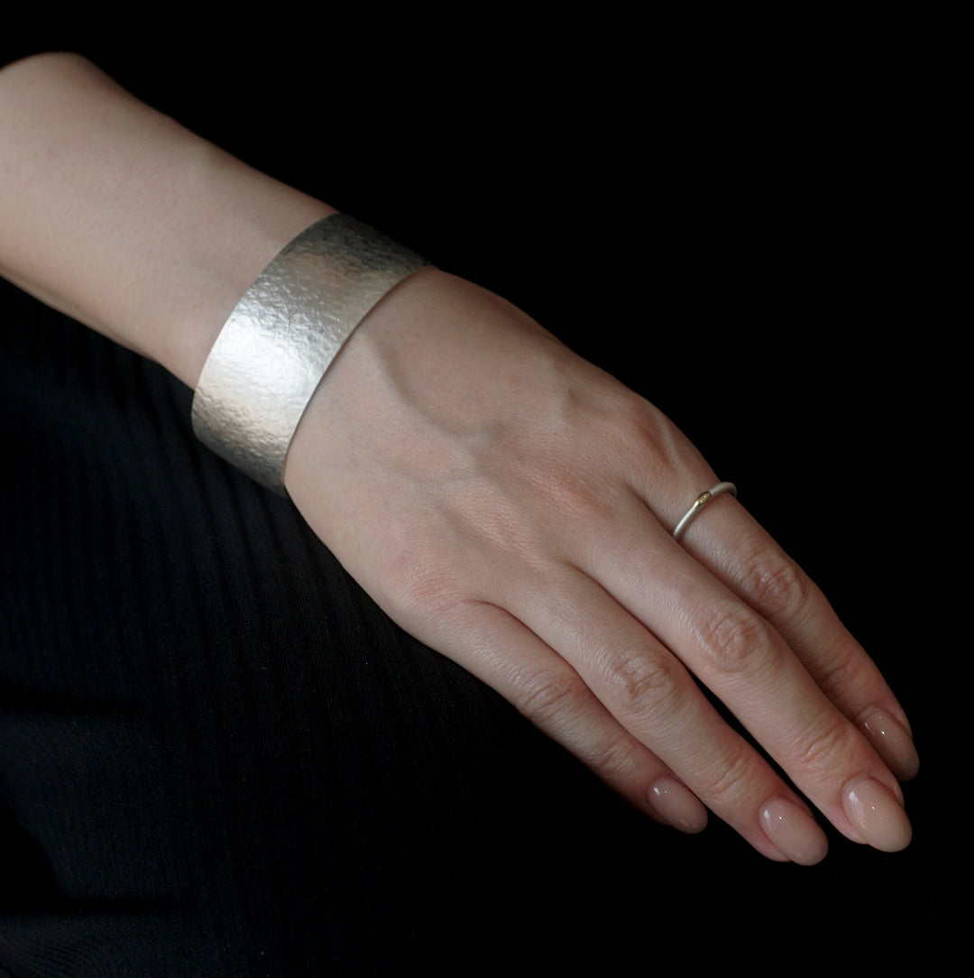 nibi / kiredori bangle 9mm（X-001） – Fuligo / Fuligoshed