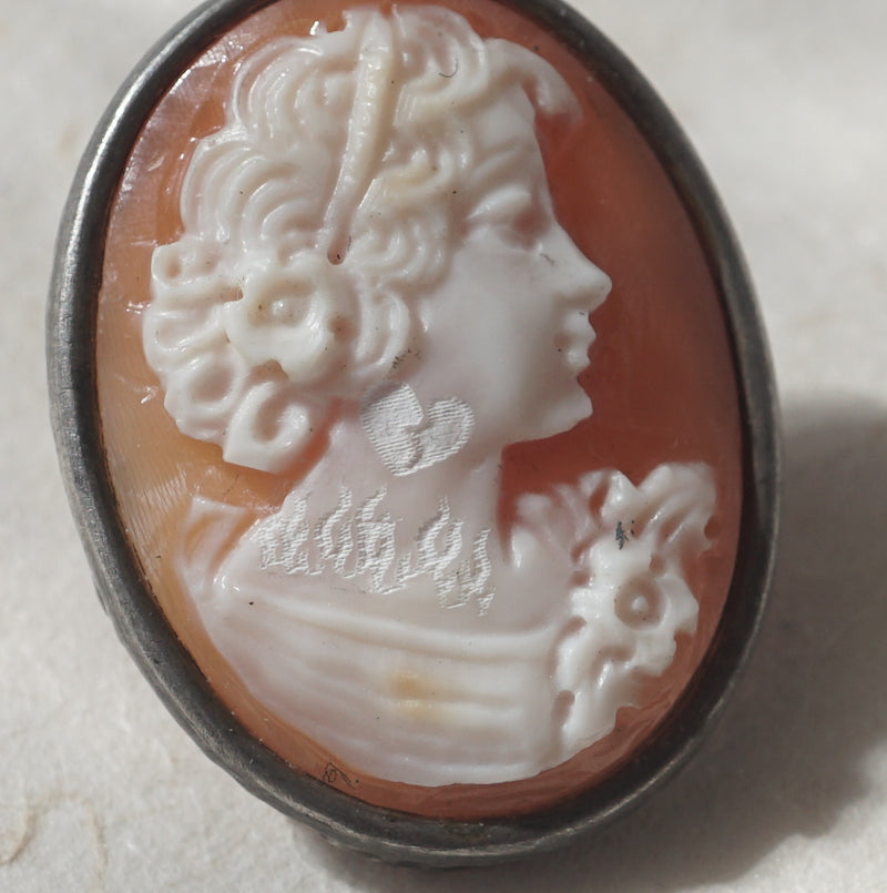 HIYU HAMASAKI / TATTOO CAMEO BROOCH 01