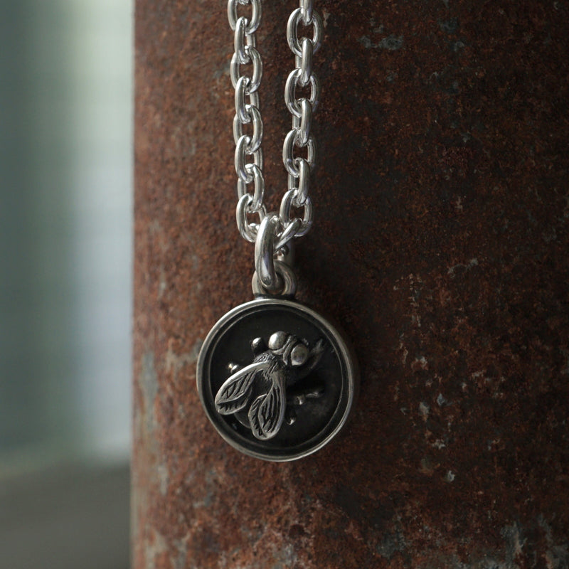IN OUT DESIGN / Framed Fly Pendant