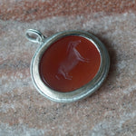 Maison de l’abeille / Intaglio ペンダントトップ アゲート「最古の壁画」SV×K9YG