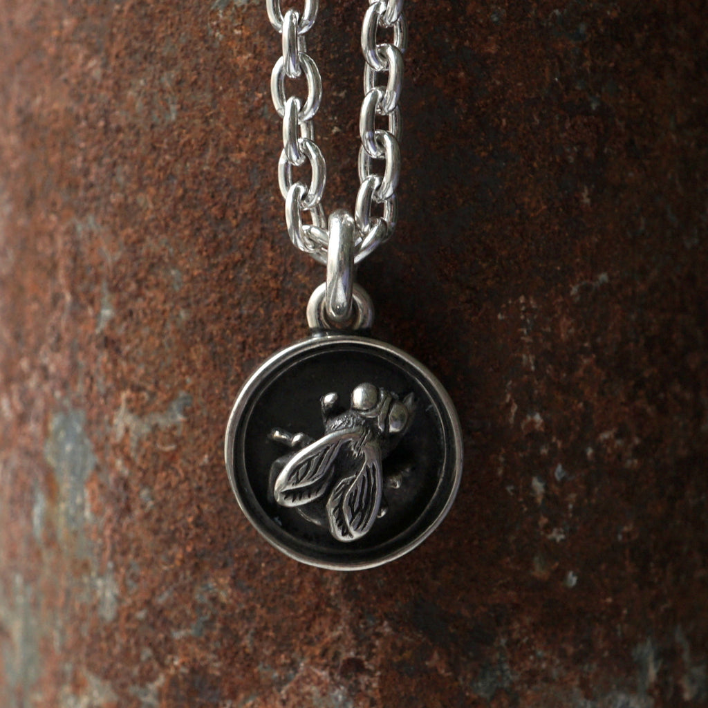 IN OUT DESIGN / Framed Fly Pendant