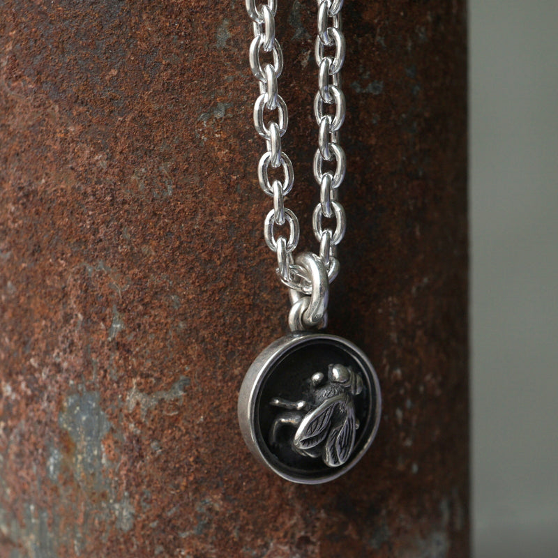 IN OUT DESIGN / Framed Fly Pendant