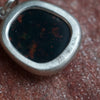 Maison de l’abeille / Intaglio ペンダントトップ ブラッドストーン「YOU LOVE ME」SV×K18YG