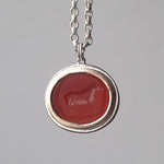 Maison de l’abeille / Intaglio ペンダントトップ アゲート「最古の壁画」SV×K9YG