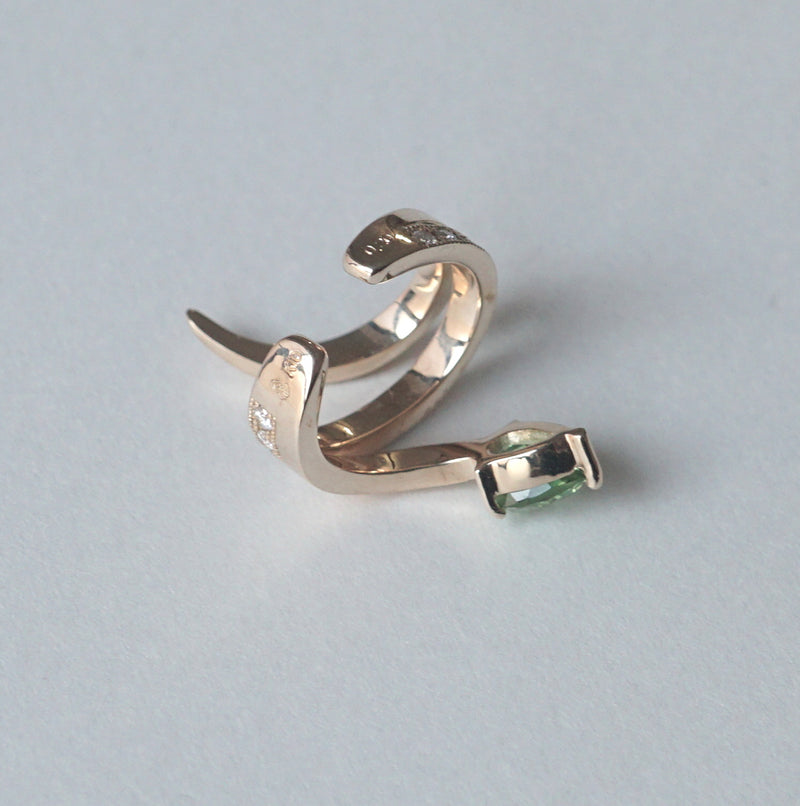 Kagann jewelry / snake earcuff K10 グリーントルマリン（右耳用）