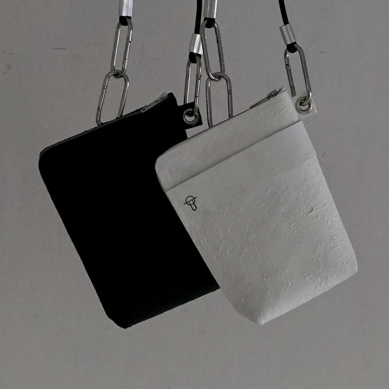 kagari yusuke / mini koshibukuro + carabiner shoulder cord (W21-08WH/BK)