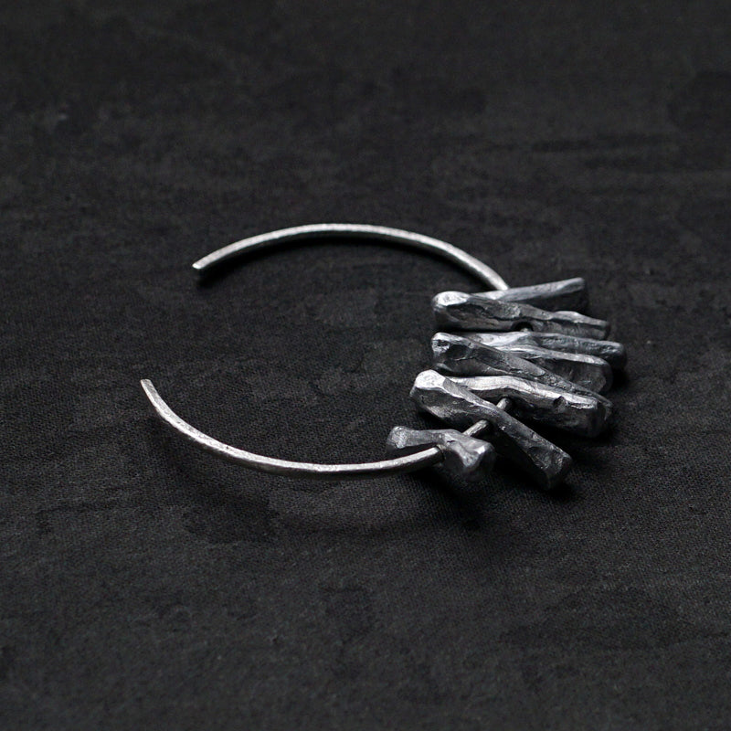 suzuki yuki / “White breath spills, bathed in the light coming from the east.”