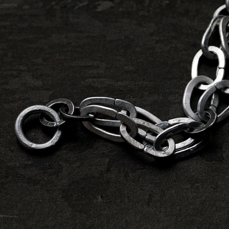 suzuki yuki / "Remove the armor of lies"