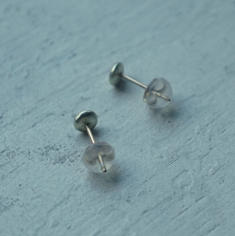 nibi / tsuki no iro stud piercedearrings (T-010)