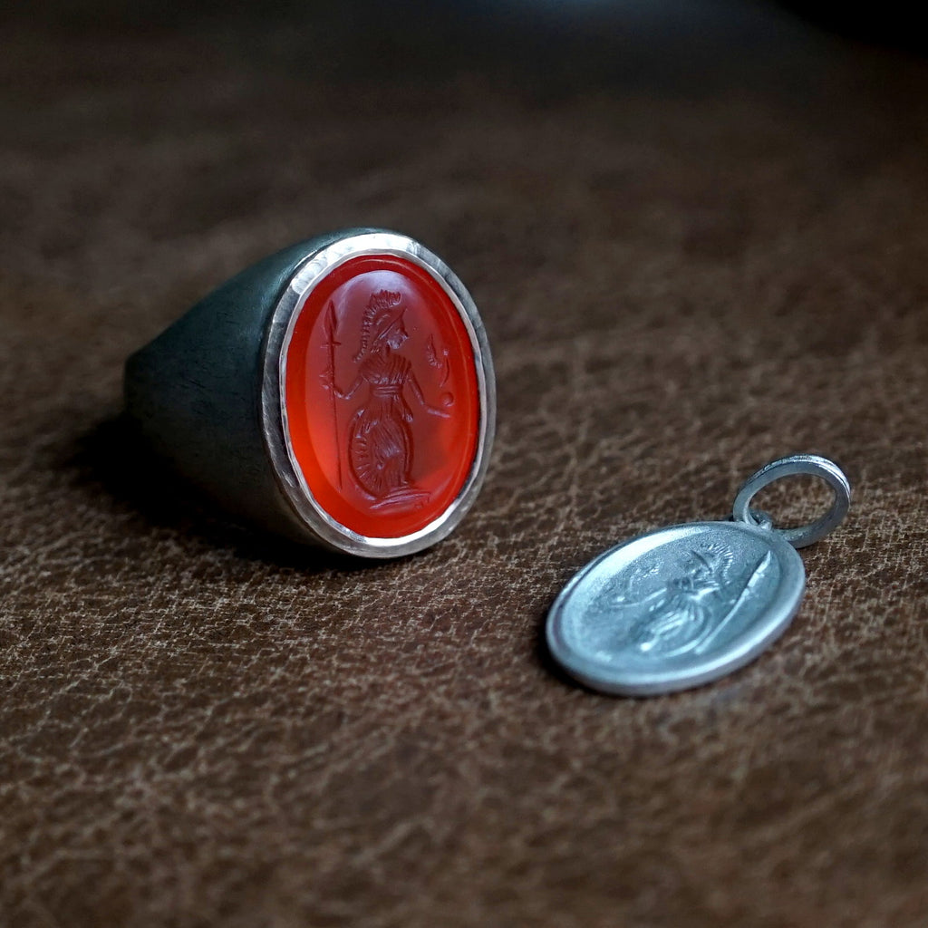 Maison de l’abeille / Intaglio リング カーネリアン「Athena」SV×K9YG