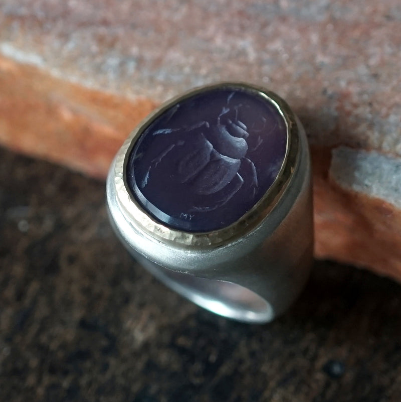 Maison de l'abeille / Intaglio Ring Chalcedony "Beetle" SV x K18YG