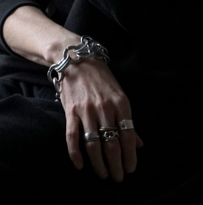 suzuki yuki / "Becomes blood, becomes flesh, becomes bones"