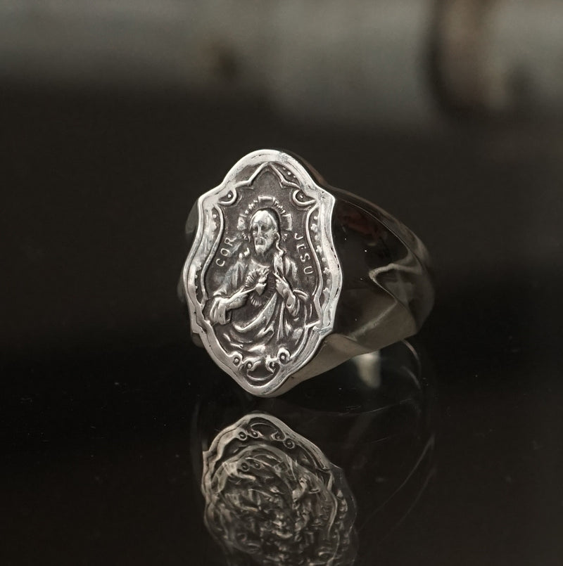 In Out Design / Jesus Ring