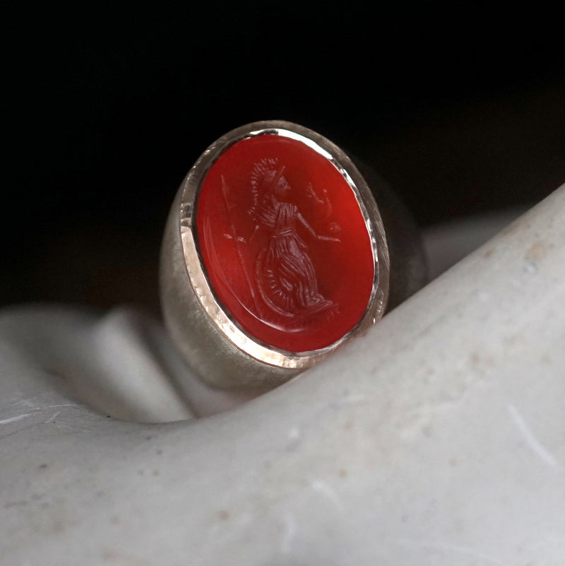 Maison de l'abeille / Intaglio Ring Carnelian "Athena" SV x K9YG