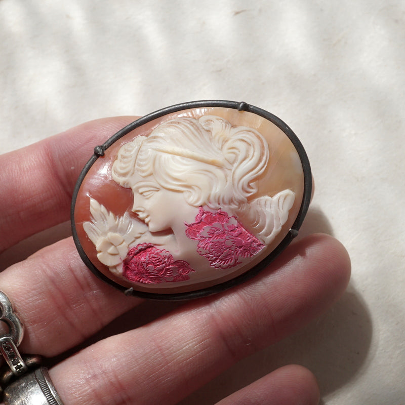 HIYU HAMASAKI / TATTOO CAMEO BROOCH 02