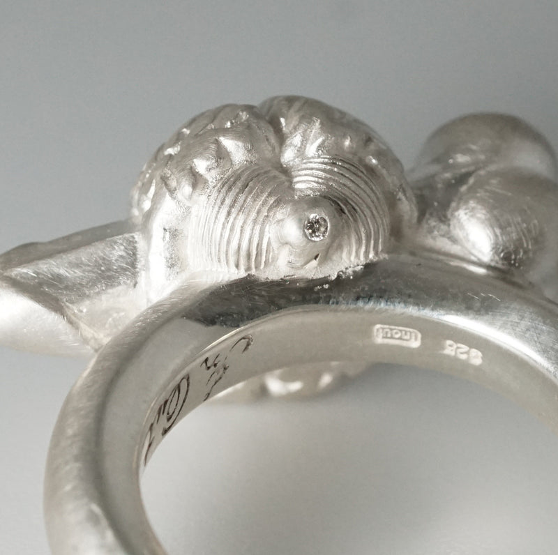 IN OUT DESIGN / Penetration Ring Dia WH – Fuligo / Fuligoshed