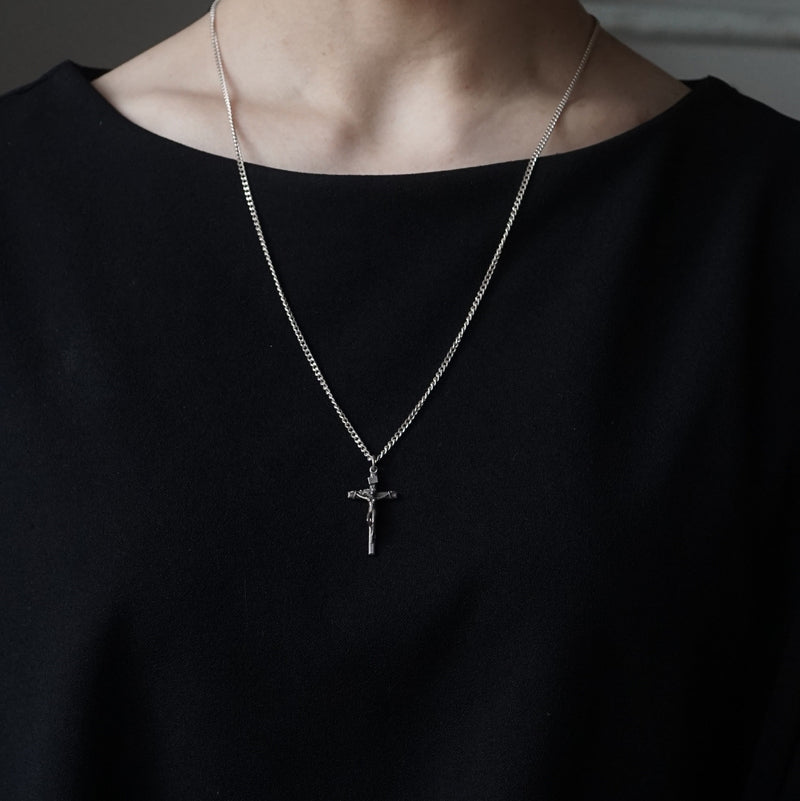 In Out Design / Crucifix Pendand