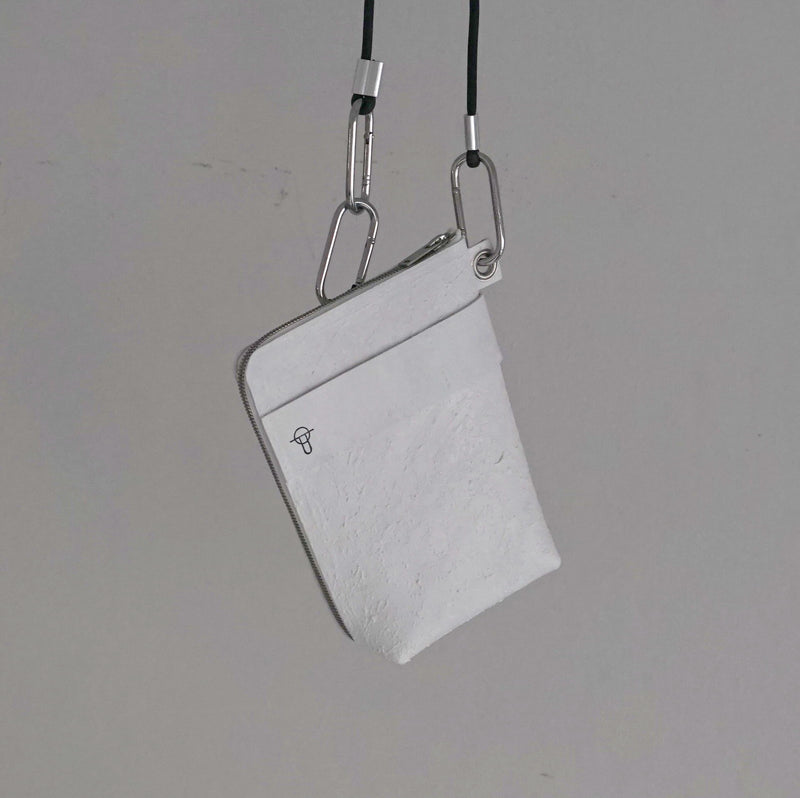 kagari yusuke / mini koshibukuro + carabiner shoulder cord (W21-08WH/BK)