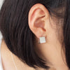 uM / CUBE PIERCED EARRING (um-cbP01 _SV)