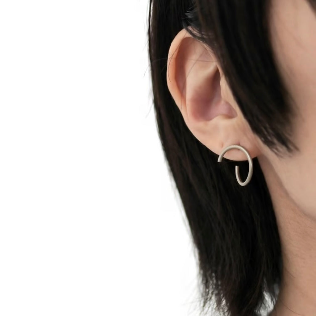 uM / DIVISION PIERCED EARRINGS B (um-dvP02 _CM)