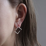 revie objects /〈BREAK〉cube earring（BR2-09/10）