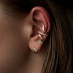 Kagann jewelry / snake earcuff K10 グリーンガーネット（左耳用）