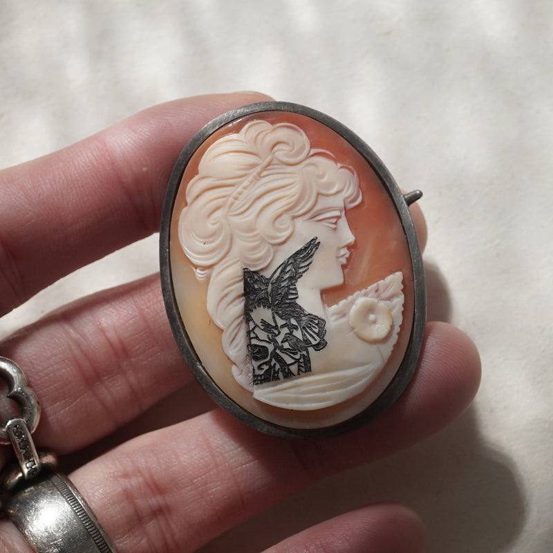 HIYU HAMASAKI / TATTOO CAMEO BROOCH 03