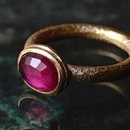 Kuraishi Takamichi / 鍛金の指環 ルビー 4.5号 – Fuligo / Fuligoshed