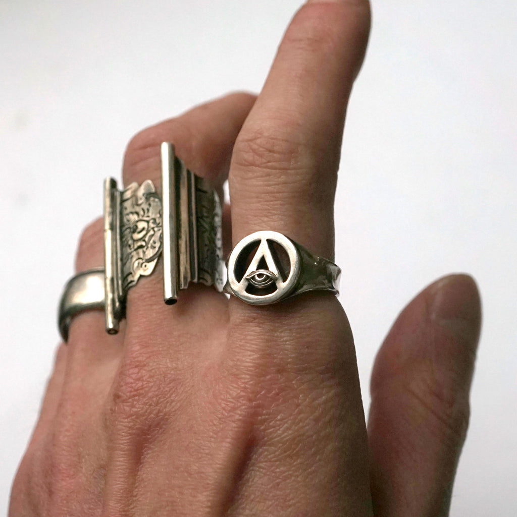 IN OUT DESIGN / Chaos Eye Ring feat.Jack In The Box