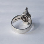 In Out Design / The Finger Ring