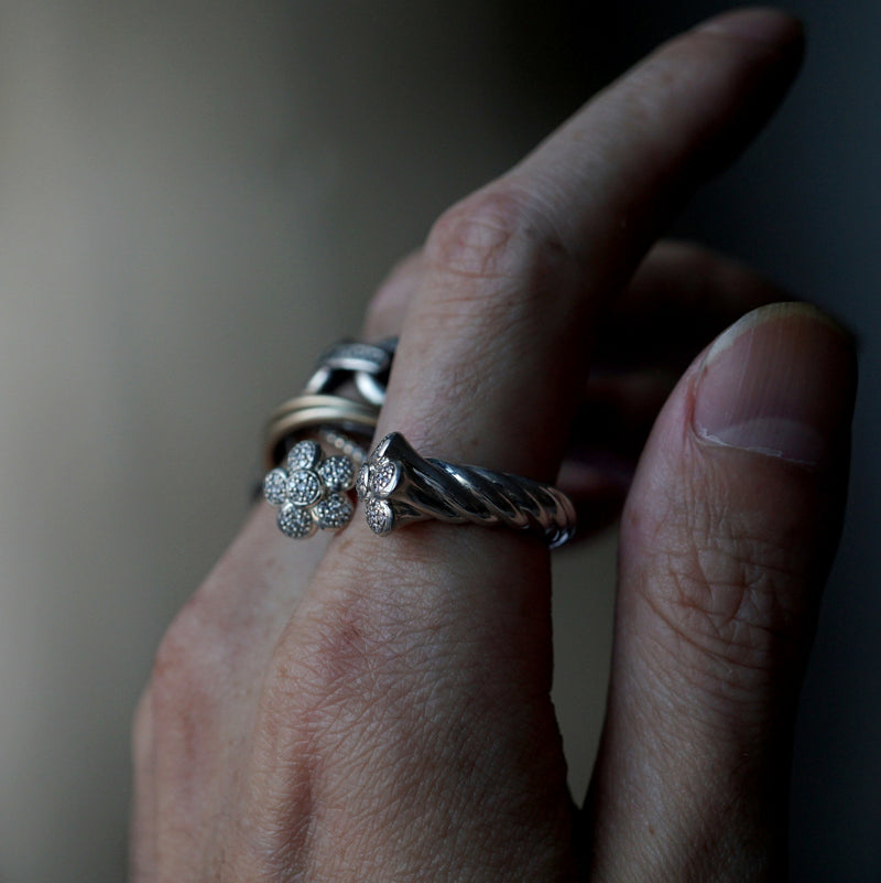 GIFTED / OPEN ROPE RING SVD