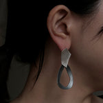 Hiroko Miyamoto / Ref.P-Bla2 Earrings