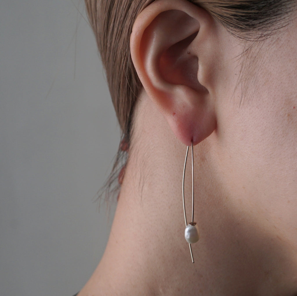 emme / même si 10金とバロックパールのロングフックピアス S（10K1083）A