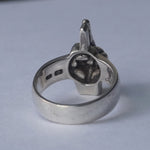 In Out Design / The Finger Ring