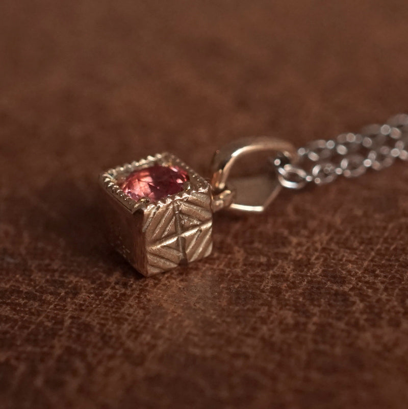 GERMEDEUR / PANDORA CUBE NECKLACE サファイア K10YG